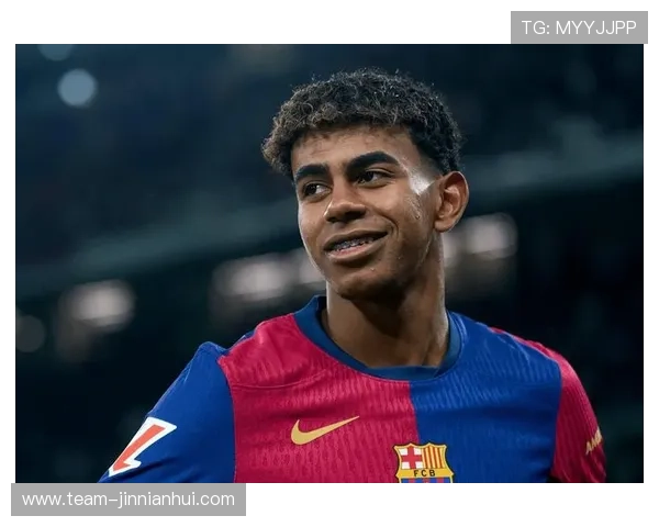 足球球星绝技解析：盘点全球顶级球员的独门技艺与非凡突破